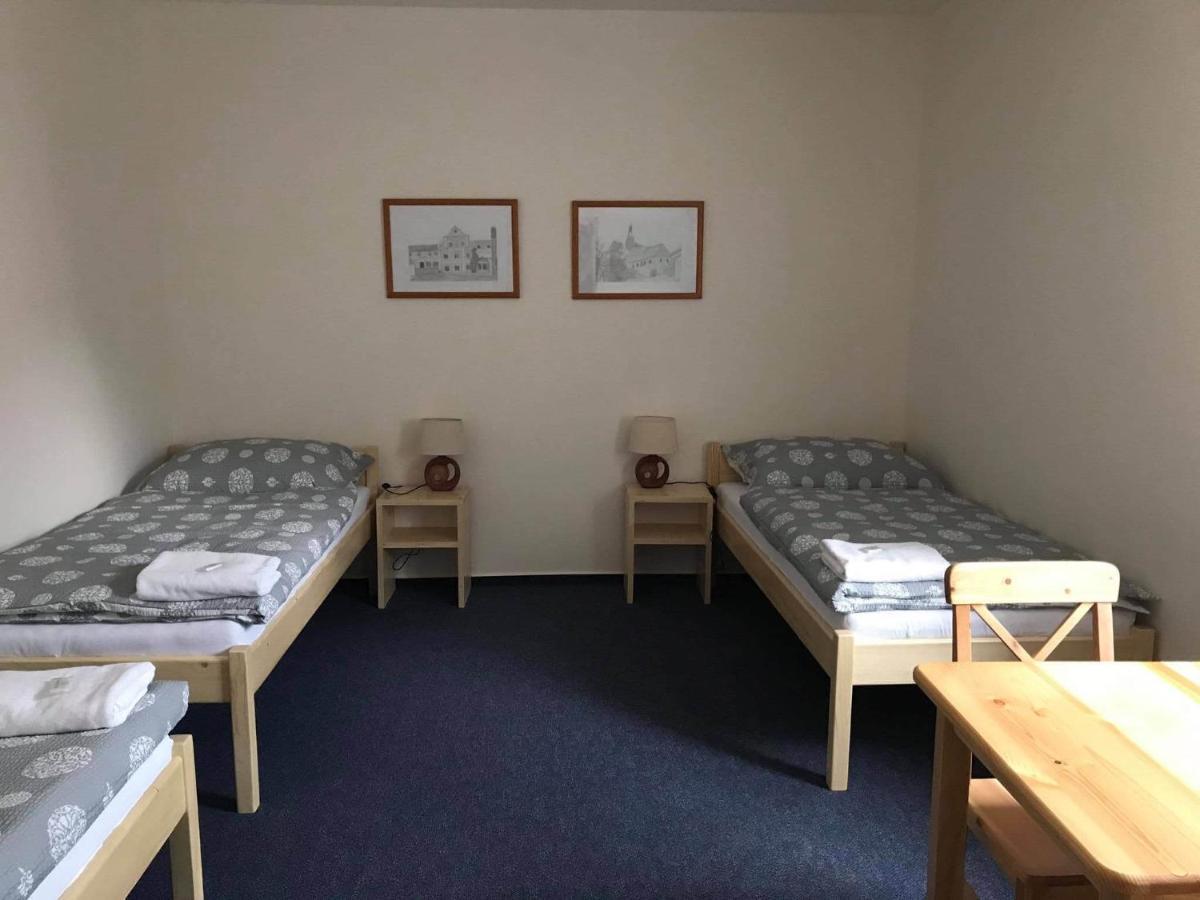 Hotel Pod Strazi Lhenice Exteriör bild